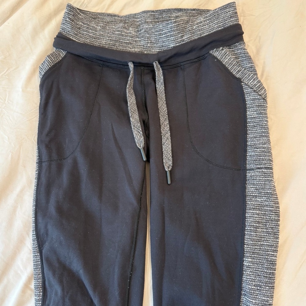 Lululemon Women Black and Gray Joggers Size 4